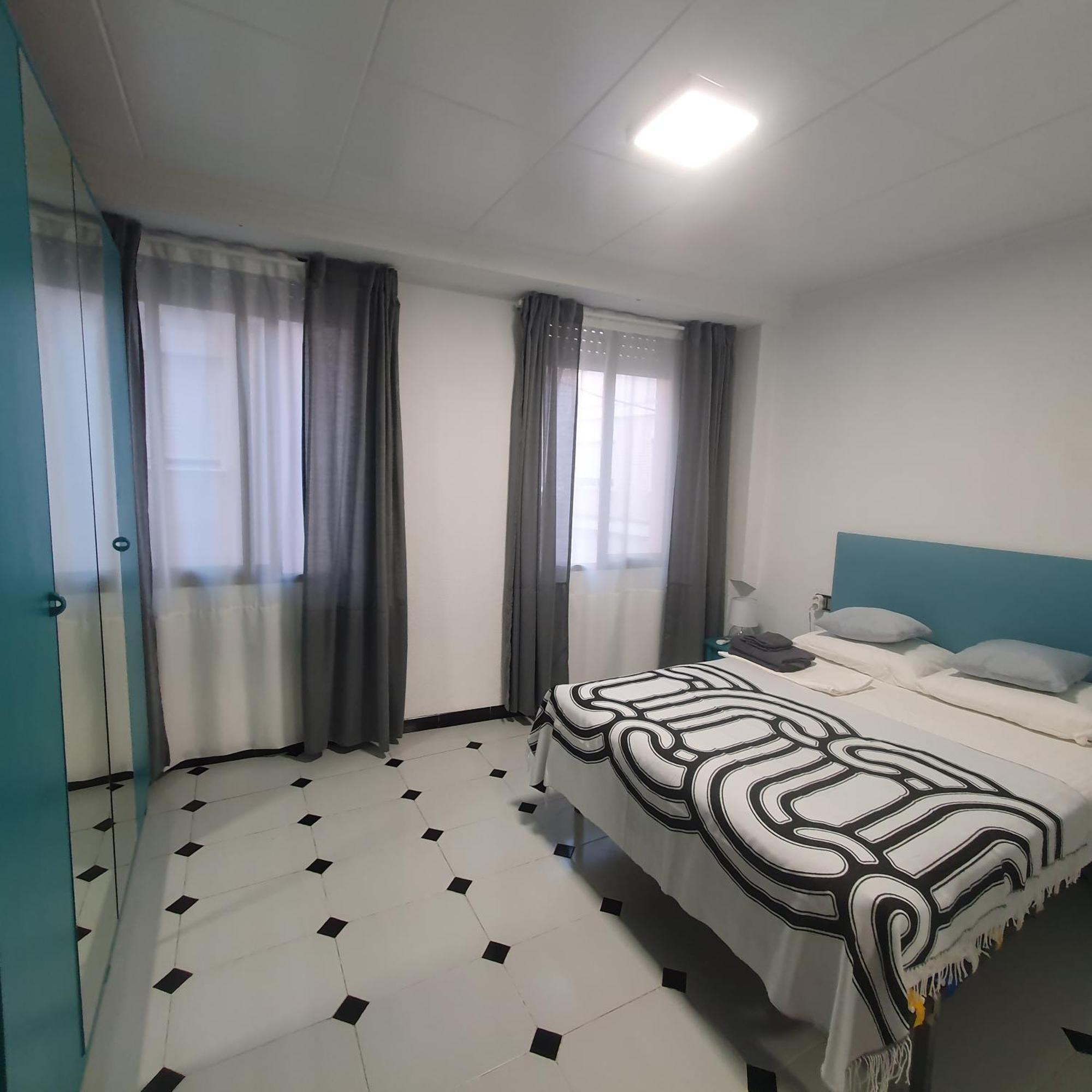 Vakantiehuis Spacious For A Large Group Or Family